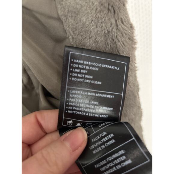 Jack by BB Dakota Women's Gray Faux Fur Textured Fly Away Lined Vest Size Small - Picture 7 of 10